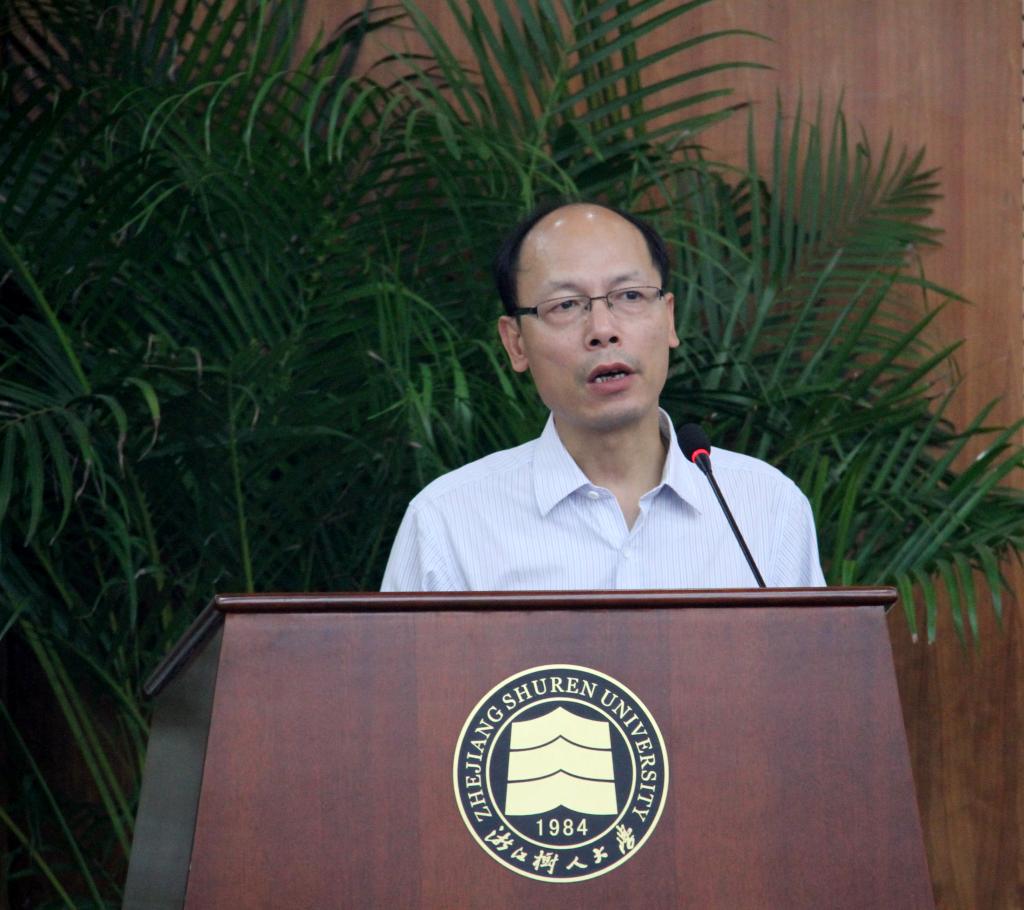 校党委副书记汇报《创新创业教育暨创业学院建设实施方案》