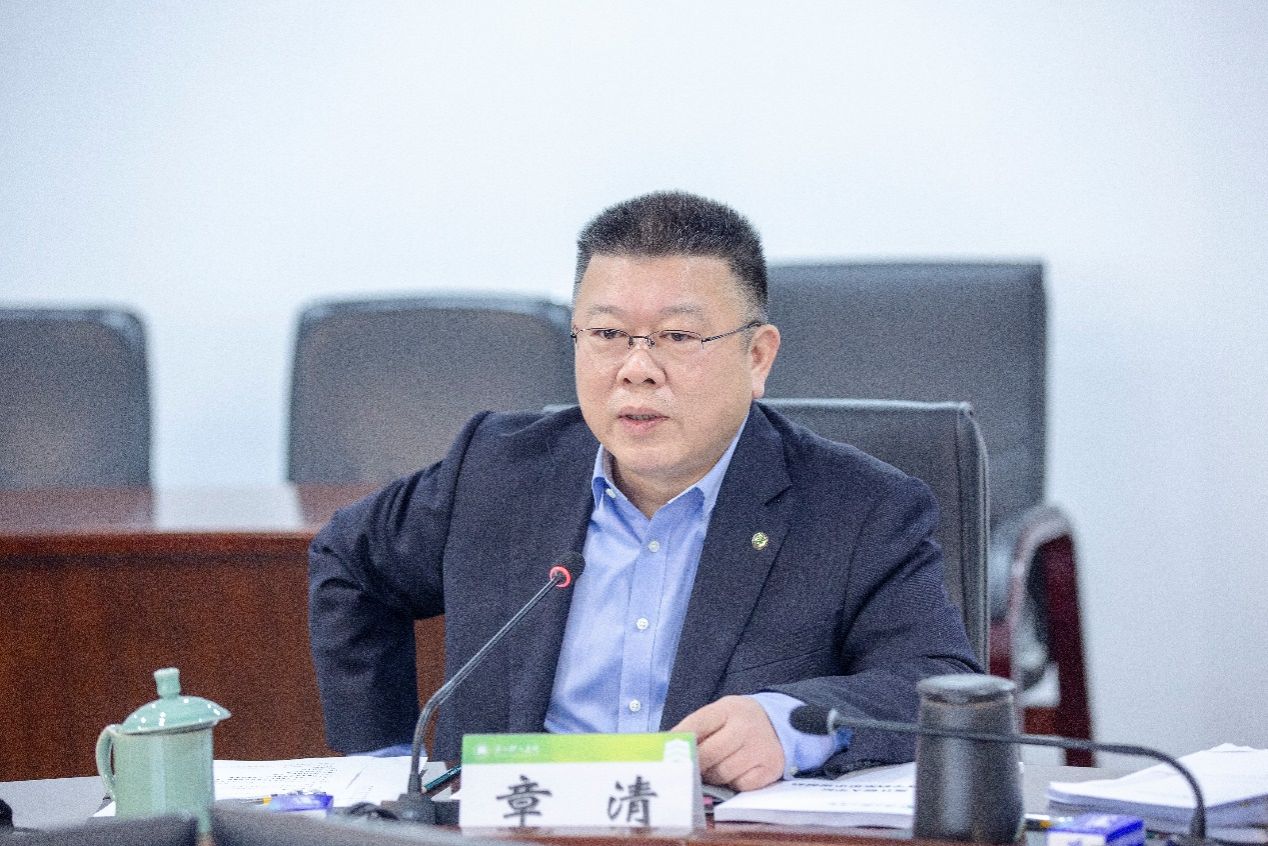 会上,章清对各位专家来校指导档案工作表示欢迎并简