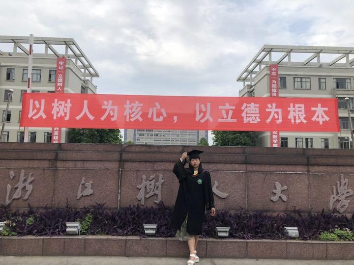 周晓玲.jpg 周晓玲.jpg